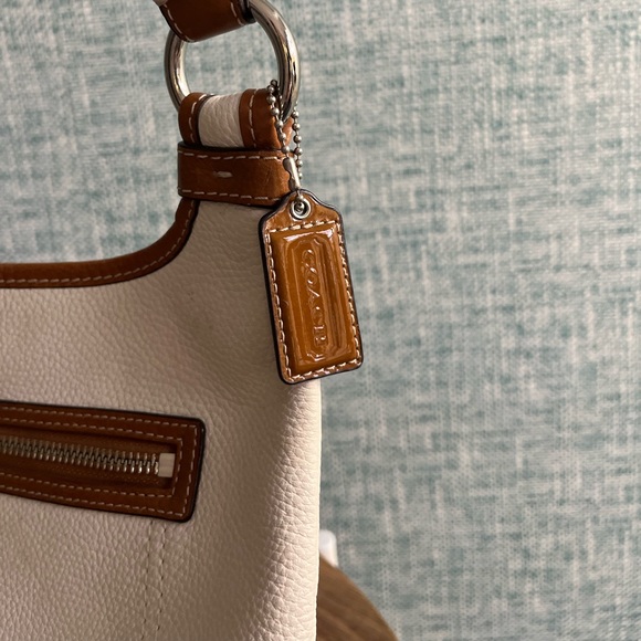 Coach - Picture 2 of 8